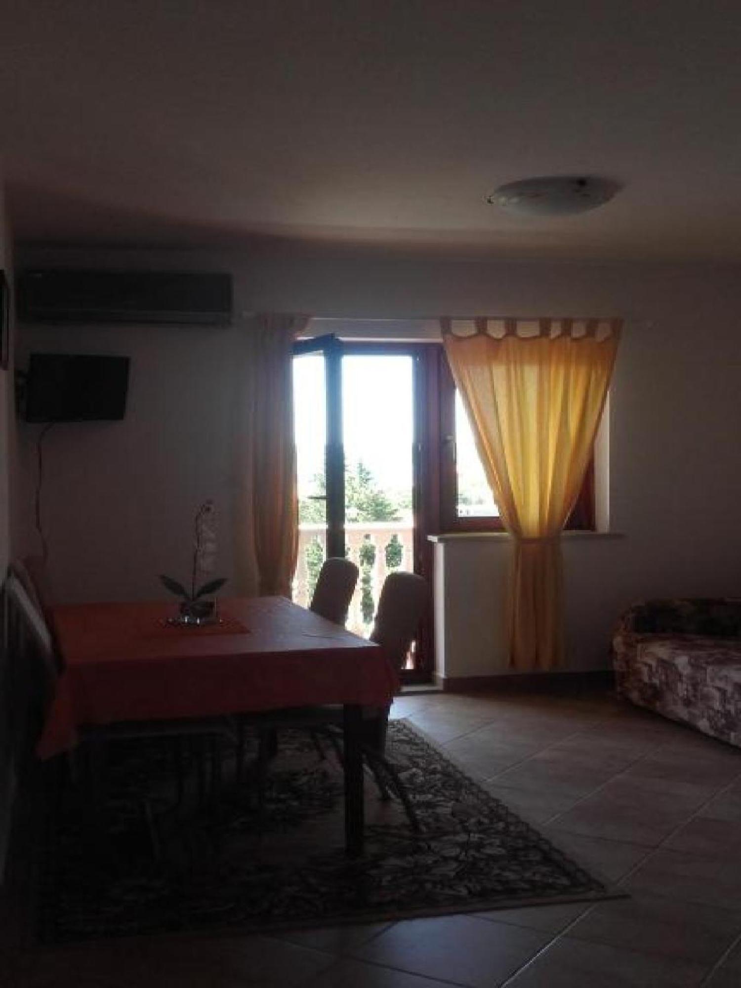 Apartments Smilje I Maslina Gornji Karin Habitación foto